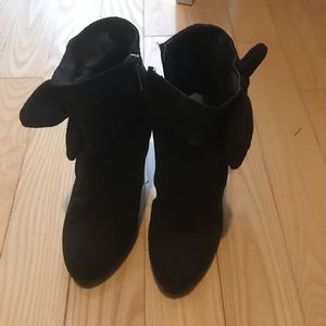 Ankle booties with side bow